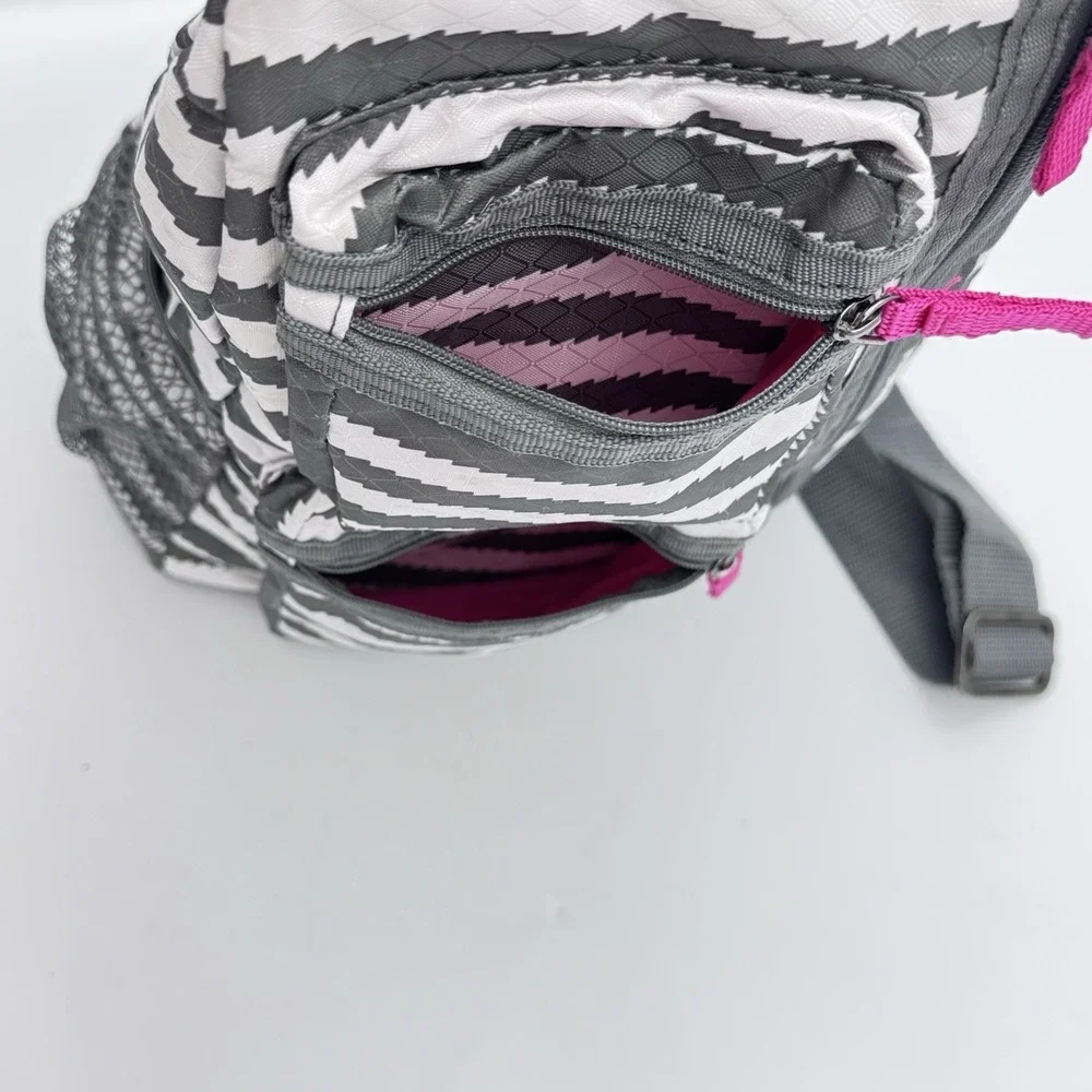 Thirty One Sling Backpack Gray White Chevron Stripe Crossbody Bag Pink Accents